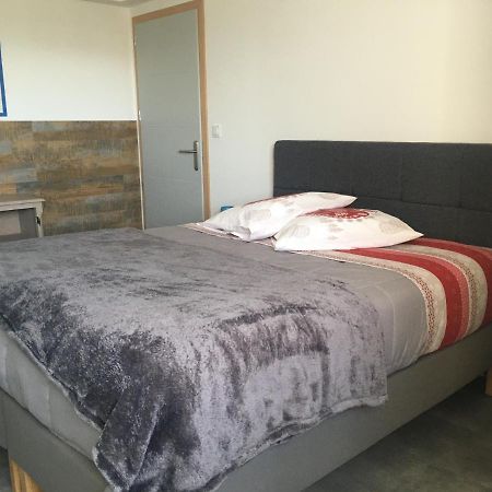 Appartement T2 Independant Dans Maison Pugny-Chatenod Dış mekan fotoğraf