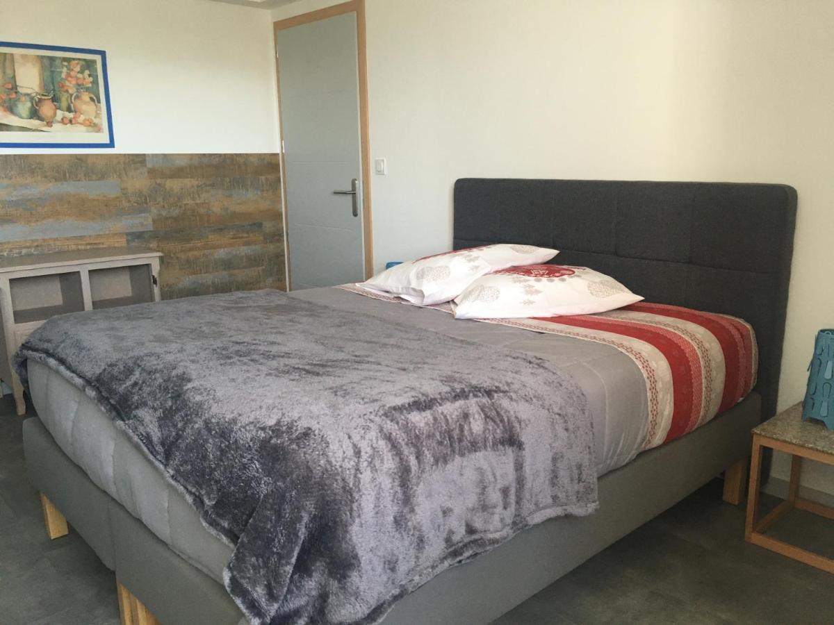 Appartement T2 Independant Dans Maison Pugny-Chatenod Dış mekan fotoğraf